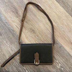 SIMPLY NOELLE Two Tone Wristlet Wallet Crossbody Bag
